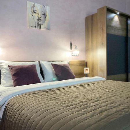 Apartment Жд Вокзал, Центр Lviv Bagian luar foto