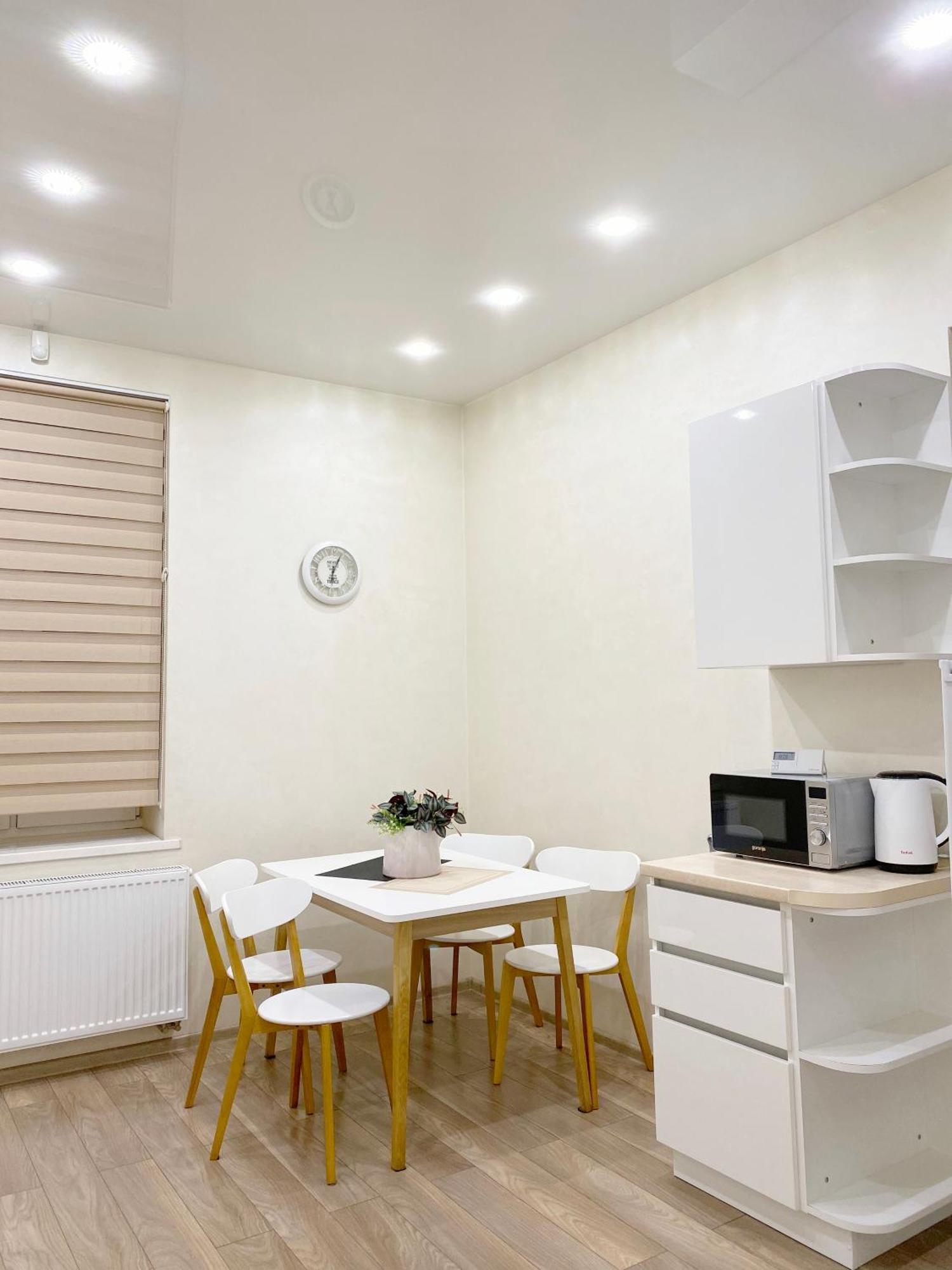 Apartment Жд Вокзал, Центр Lviv Bagian luar foto